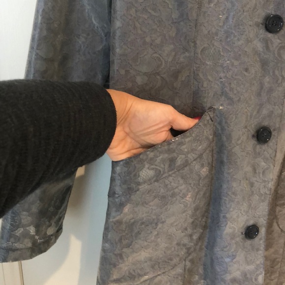 Raincoat: button up, Lace detail - Picture 3 of 9